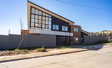 Arriendo con compromiso de compra - Espectacular casa nueva en el Rosario de Peñuelas