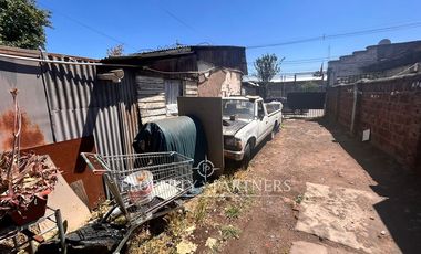 Venta de amplio terreno con dos casas, Sebastopol