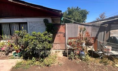 Venta de amplio terreno con dos casas, Sebastopol