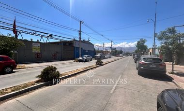 Venta de amplio terreno con dos casas, Sebastopol