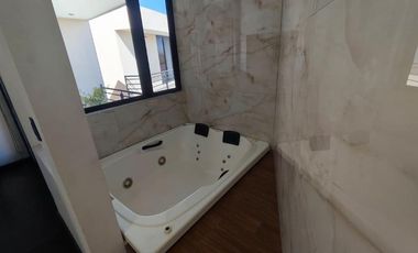 RESIDENCIA EN VENTA EN LAS VILLAS EN TORREON, COAHUILA