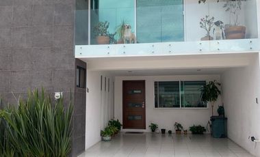 Se Vende preciosa casa en Fraccionamiento San Pieri, Cholula, Puebla.