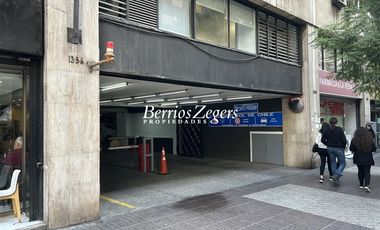 Estacionamiento en Arriendo en Edificio Sol de Chile