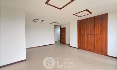 Oficina en arriendo, sector Av. Alberto Mendoza, Manizales