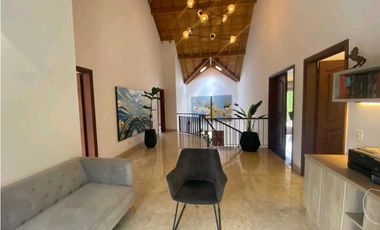 VENTA DE CASA EN EL POBLADO, SECTOR EL TESORO.