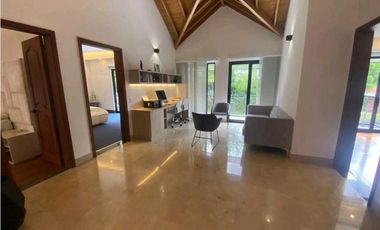 VENTA DE CASA EN EL POBLADO, SECTOR EL TESORO.