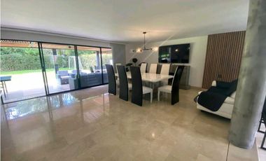 VENTA DE CASA EN EL POBLADO, SECTOR EL TESORO.