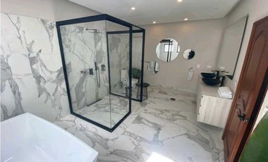 VENTA DE CASA EN EL POBLADO, SECTOR EL TESORO.