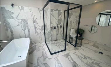 VENTA DE CASA EN EL POBLADO, SECTOR EL TESORO.