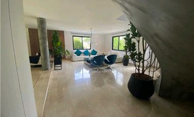 VENTA DE CASA EN EL POBLADO, SECTOR EL TESORO.