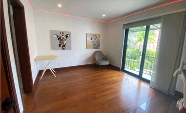 VENTA DE CASA EN EL POBLADO, SECTOR EL TESORO.