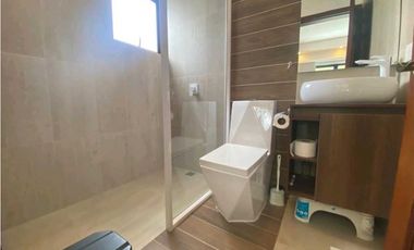 VENTA DE CASA EN EL POBLADO, SECTOR EL TESORO.