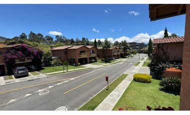 Casa para la venta en unidad cerrada en el retiro