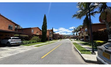 Casa para la venta en unidad cerrada en el retiro