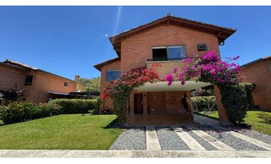 Casa para la venta en unidad cerrada en el retiro