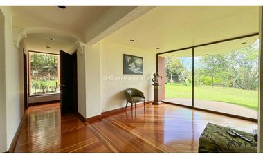EN VENTA CASA CAMPESTRE DE LUJO EN FIZEBAD, EL RETIRO