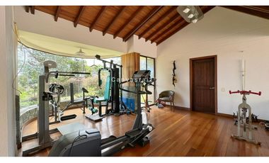 EN VENTA CASA CAMPESTRE DE LUJO EN FIZEBAD, EL RETIRO