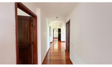 EN VENTA CASA CAMPESTRE DE LUJO EN FIZEBAD, EL RETIRO