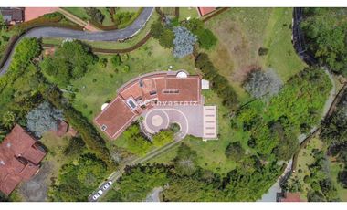 EN VENTA CASA CAMPESTRE DE LUJO EN FIZEBAD, EL RETIRO
