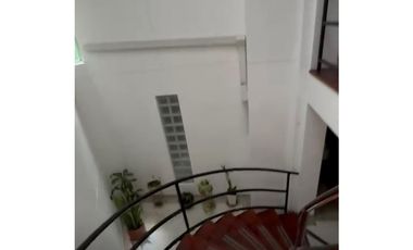 CONSULTORIO 428M2  EN ALQUILER EN SAN VICENTE CALI