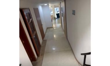 CONSULTORIO 428M2  EN ALQUILER EN SAN VICENTE CALI