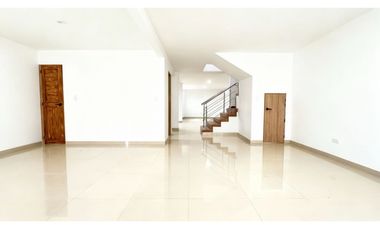 Casa de lujo de dos pisos en venta | Barrio Santa Ana - Palmira Valle