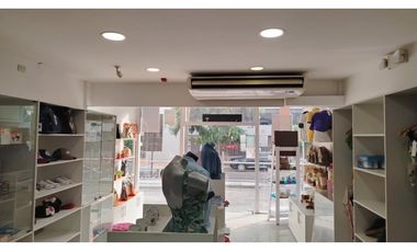 Puerto Santa Ana, Local Comercial en Renta, 214m2 ALTA PLUSVALIA