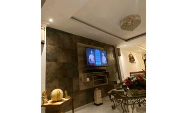 Vendo casa esquinera con piscina y jacuzzi en Alborada 10ma Etapa