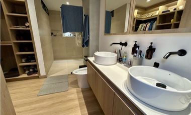 SE VENDE ESPECTACULAR APARTAMENTO EN EL CORAZON DE LAURELES