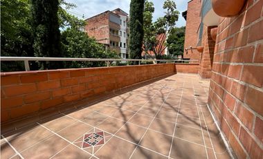 SE VENDE APARTAMENTO CON AMPLIA TERRAZA EN VELODROMO