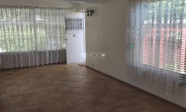 ARRIENDO CASA EN LA REINA, METRO PLAZA EGAÑA EN $1.650.000 3D, 2B, 4 ESTAC.  PATIO Y ANTEJARDIN BARRIO RESIDENCIAL