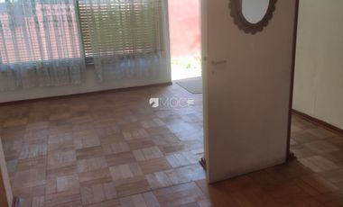 ARRIENDO CASA EN LA REINA, METRO PLAZA EGAÑA EN $1.650.000 3D, 2B, 4 ESTAC.  PATIO Y ANTEJARDIN BARRIO RESIDENCIAL