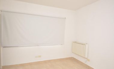 Alquiler casa ,  tipo departamento en condominio  .