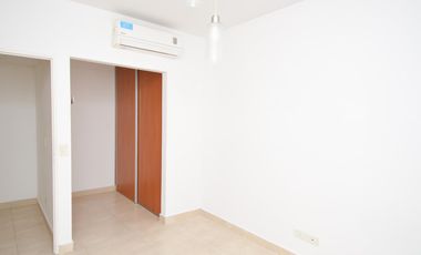 Alquiler casa ,  tipo departamento en condominio  .