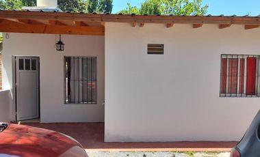 Casa en venta - 3 Dormitorios 1 Baño - Cocheras - 280Mts2 - Las Toninas