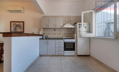 Casa de 3 ambientes con parque