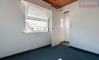 Casa de 3 ambientes con parque