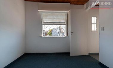 Casa de 3 ambientes con parque