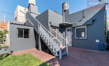 Casa de 3 ambientes con parque