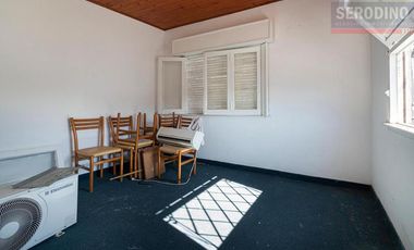 Casa de 3 ambientes con parque