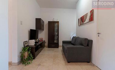 Casa de 3 ambientes con parque