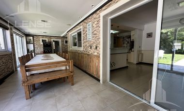 Casa 6 ambientes en venta, Barrio Privado Barrancas de Guido - Quilmes