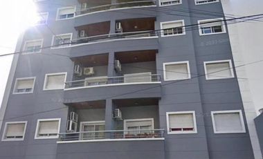 Departamento en venta - 2 Dormitorios 2 Baños - Lanús