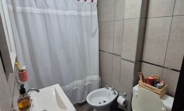 Departamento Monoambiente amplio en centro de Banfield Este