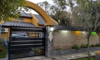 Casa en venta - 3 Dormitorios 4 Baños - San Vicente