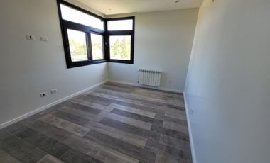 EXCLUSIVA CASA A ESTRENAR EN MIRALAGOS