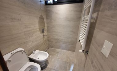 EXCLUSIVA CASA A ESTRENAR EN MIRALAGOS