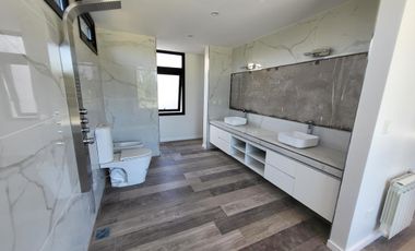 EXCLUSIVA CASA A ESTRENAR EN MIRALAGOS