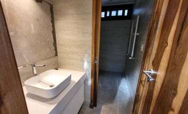 EXCLUSIVA CASA A ESTRENAR EN MIRALAGOS