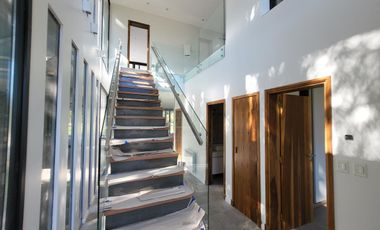 EXCLUSIVA CASA A ESTRENAR EN MIRALAGOS